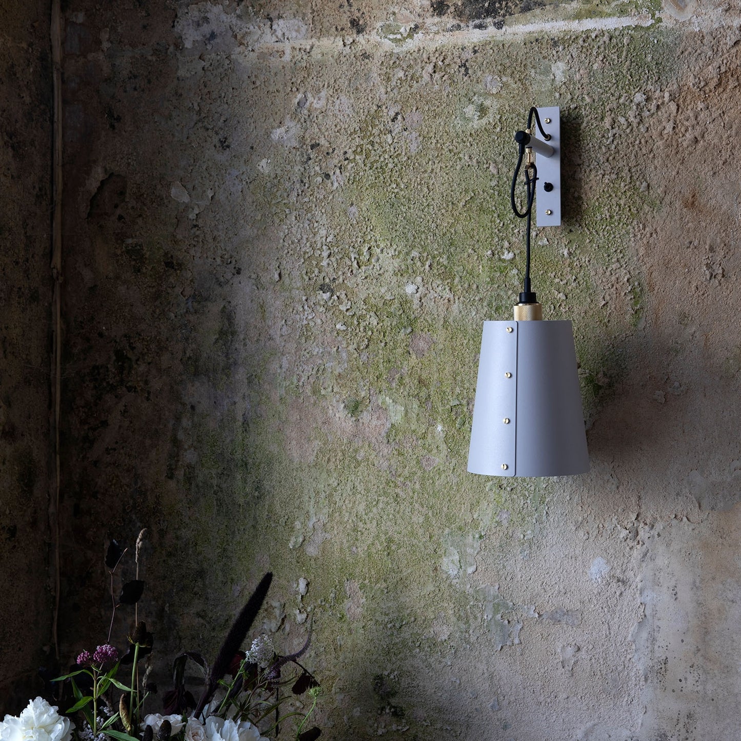 HOOKED WALL / LARGE (STONE BASE) - BUSTER & PUNCH