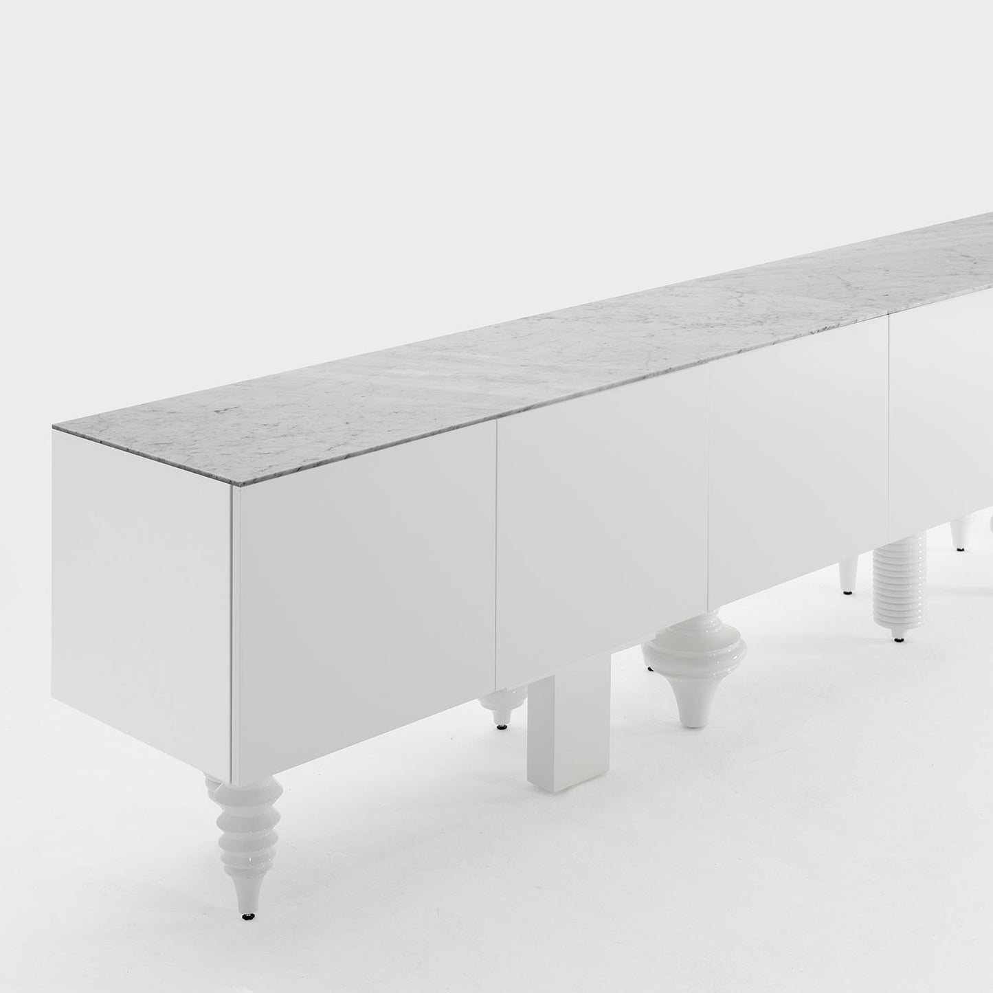 MULTILEG SHOWTIME CABINET – BD BARCELONA DESIGN