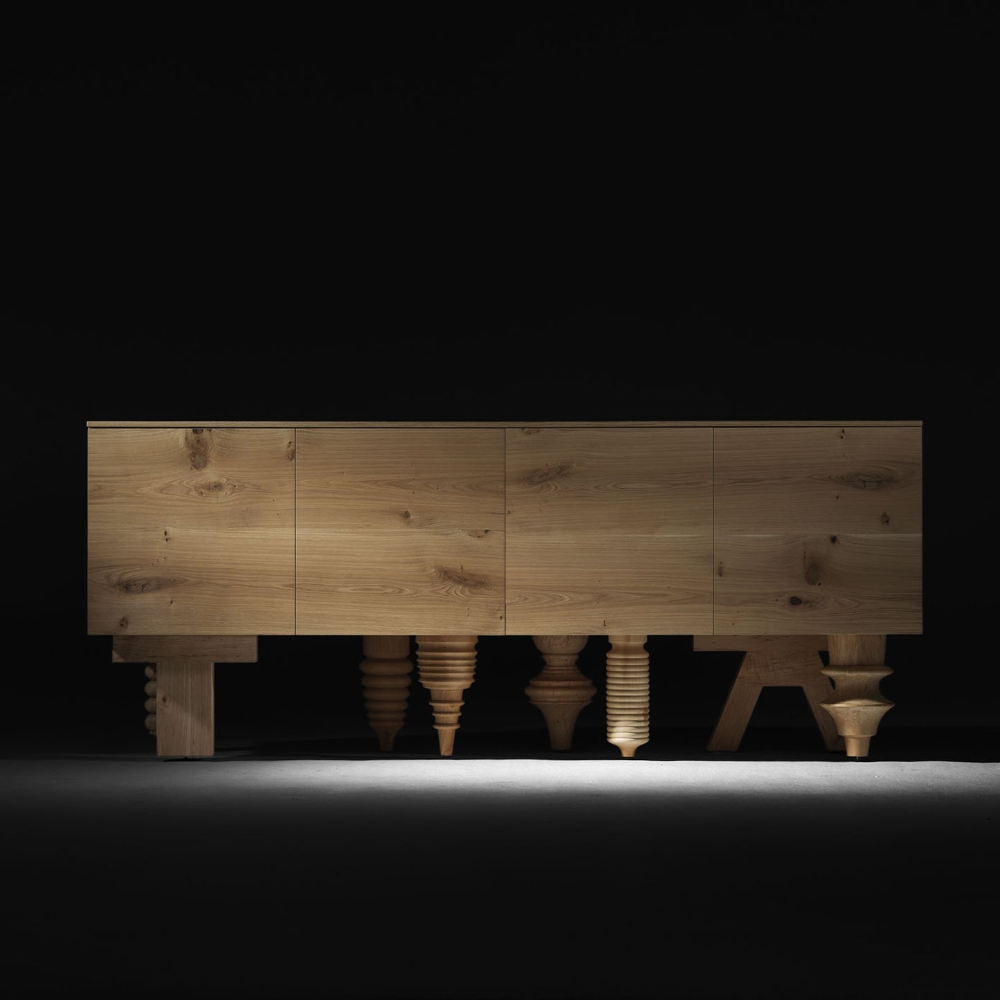 MULTILEG SHOWTIME CABINET – BD BARCELONA DESIGN