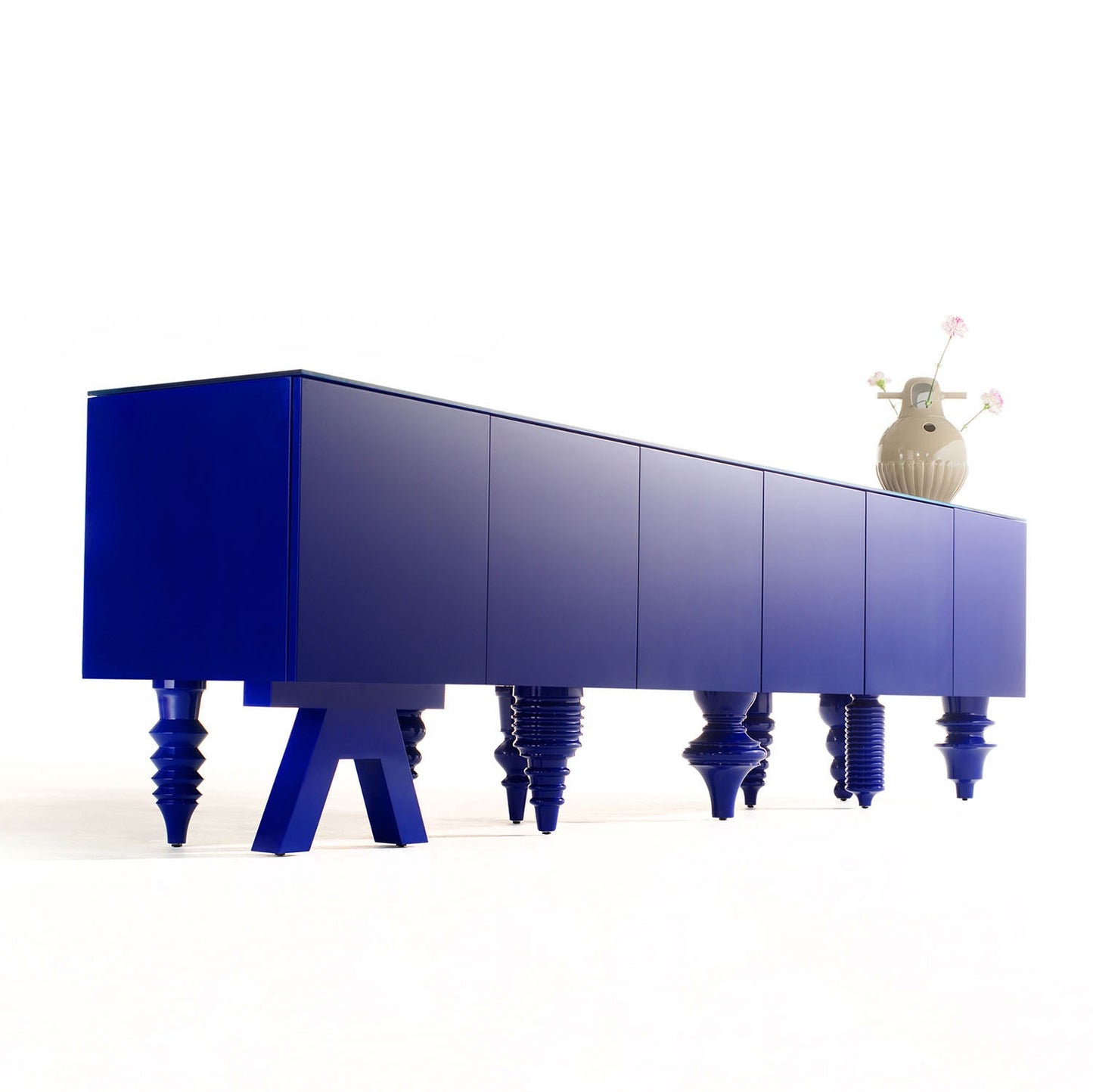 MULTILEG SHOWTIME CABINET – BD BARCELONA DESIGN